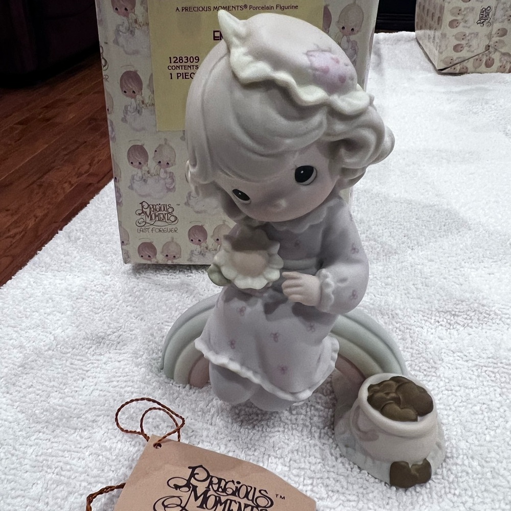 Precious Moments Porcelain Figurine -Dreams really do come true in original box
